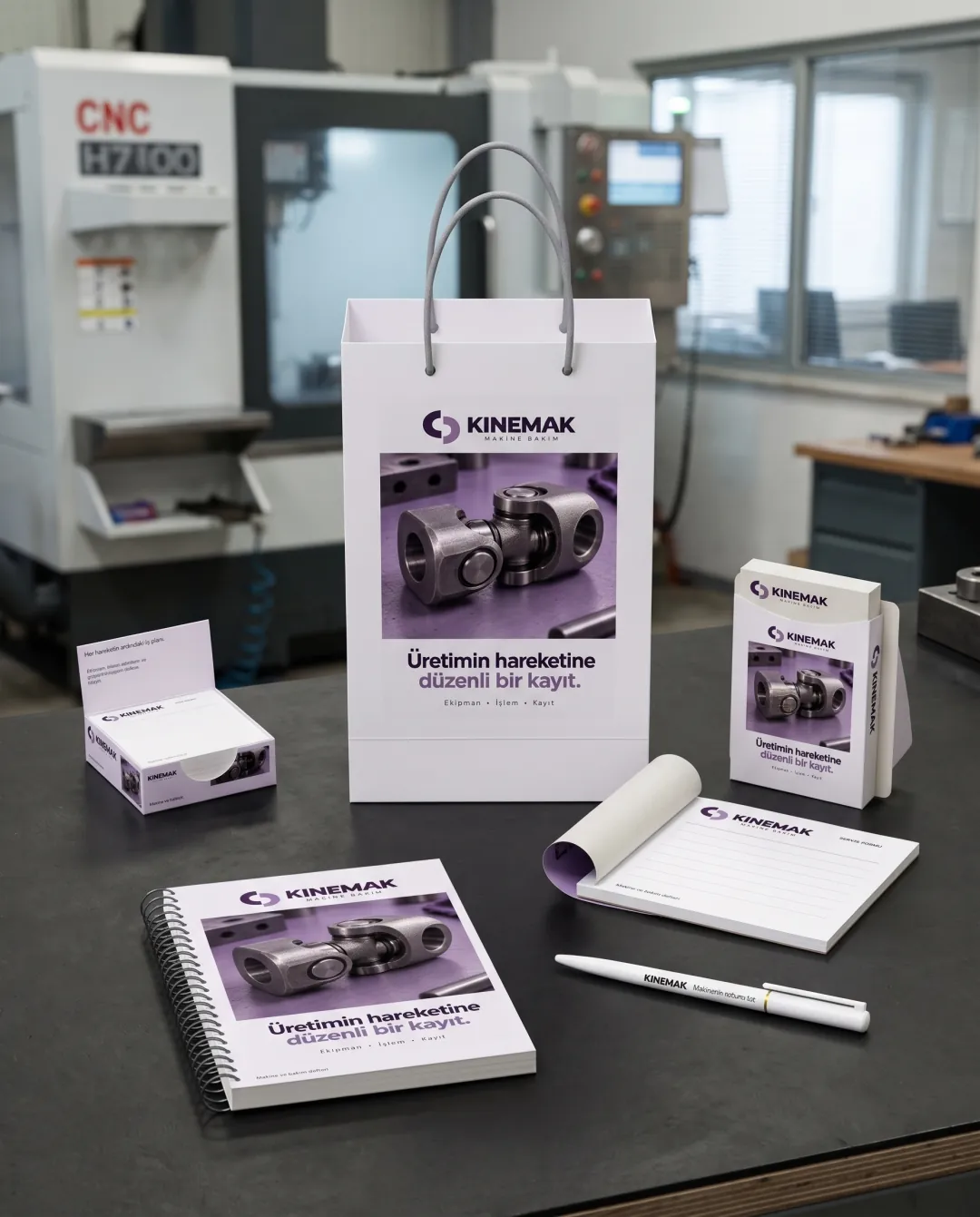 Makine bakım firmaları için örnek yılbaşı seti: Kinemak logolu Ekip Seti
